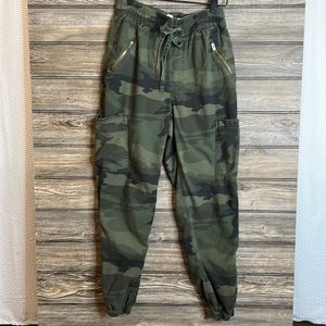 Hollister Women’s Ultra‎ High- Rise pants